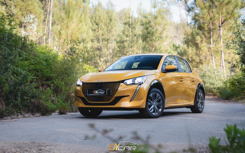 Peugeot E-208