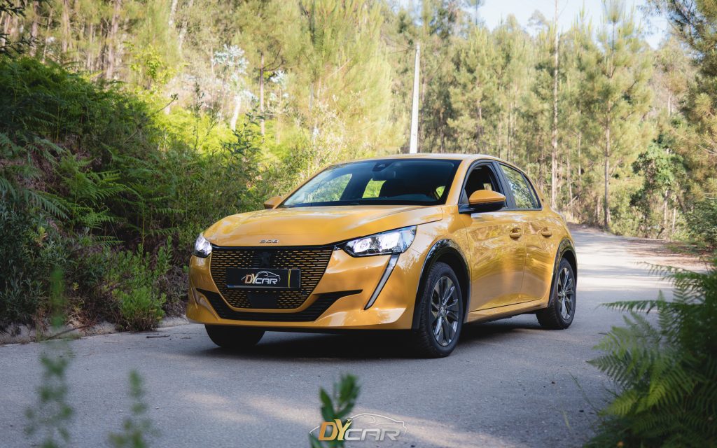 Peugeot E-208