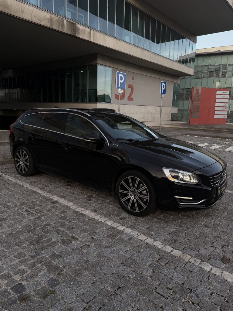 Volvo V60 D6