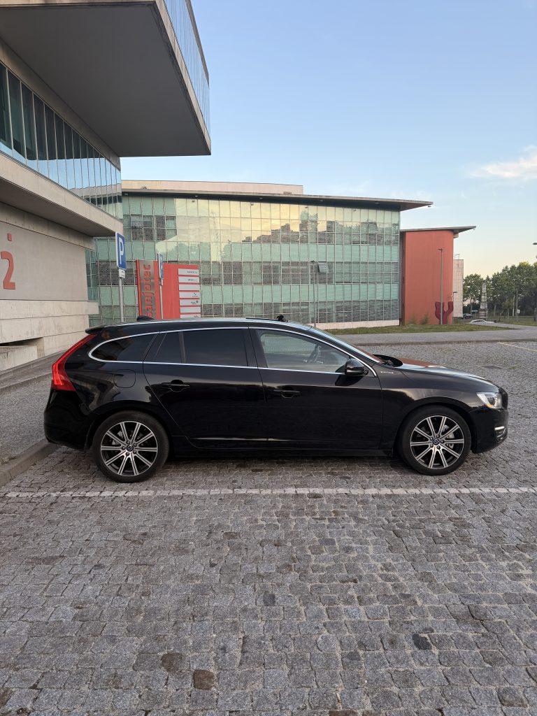 Volvo V60 D6